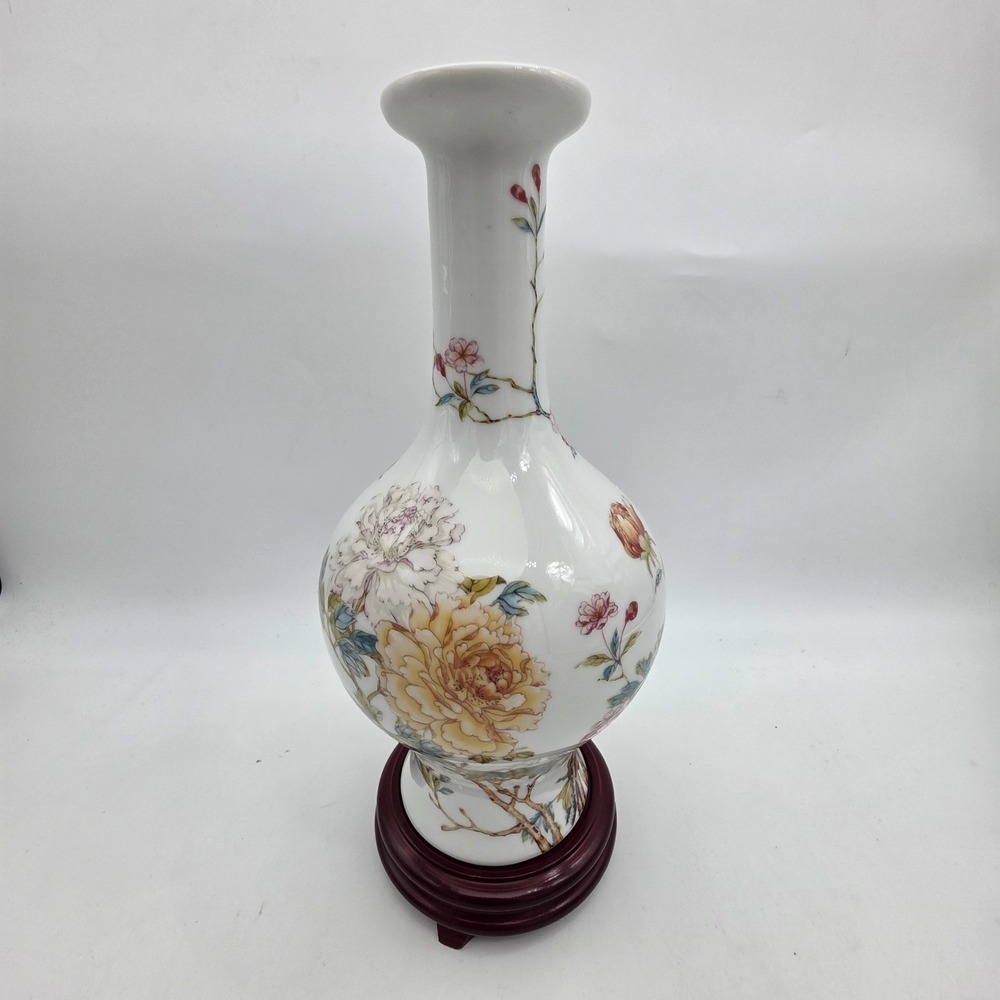 Lenox China Peony Vase of the Ch'ing (Qing) Emperor, Smithsonian Collection 1989